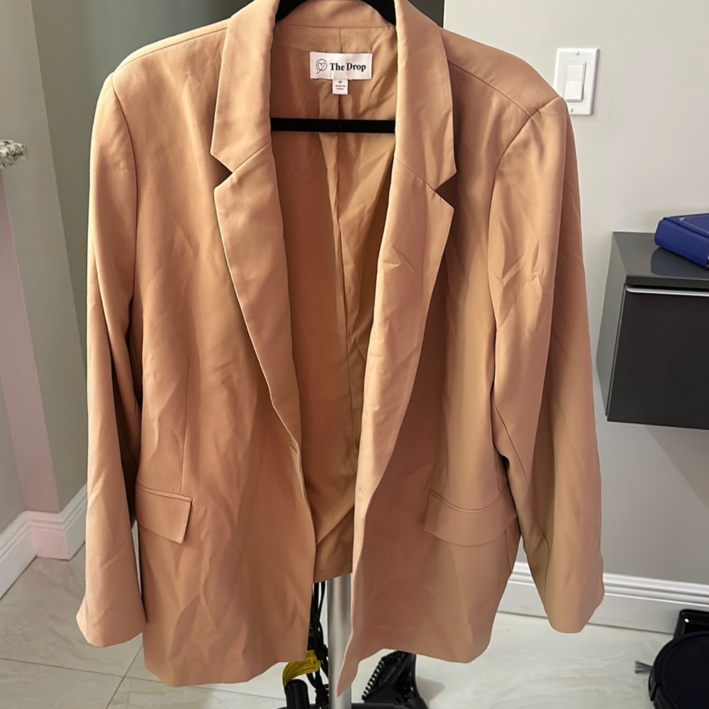Nude oversized blazer